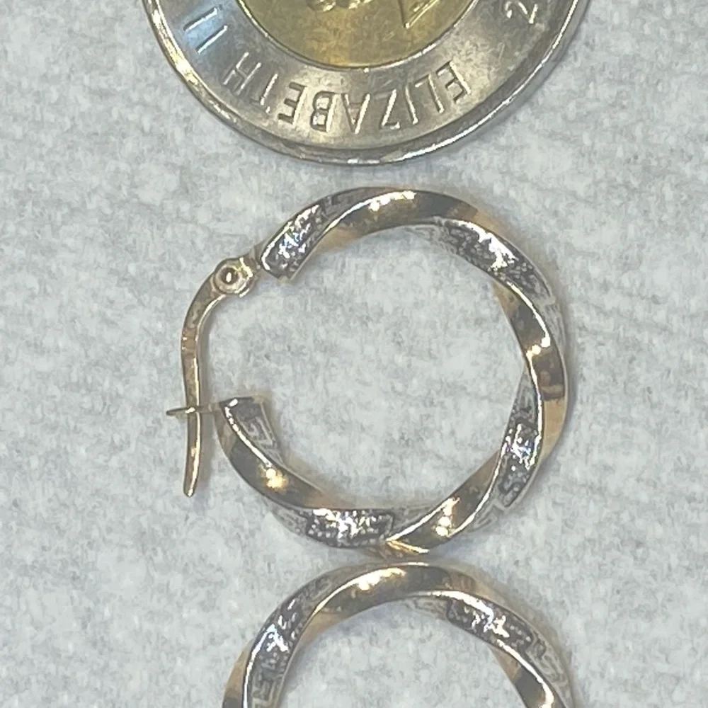 2 tone 10k gold earrings - Picture 4 of 6